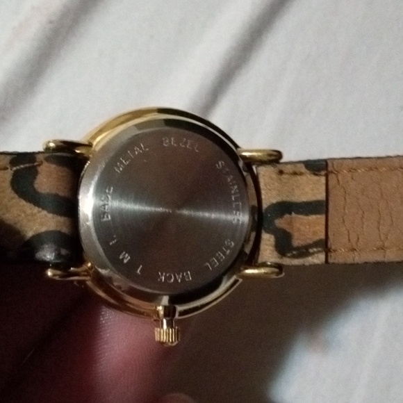 Women's watch - Picture 3 of 3
